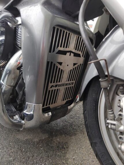 M1800 -jäähdyttimensuoja, harjattu teräs